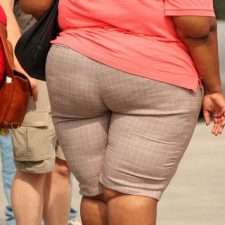 Többszörösére nőhet a túlsúlyos szinglik száma
